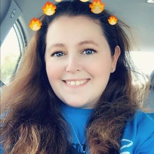 Meet your Posher, Elise